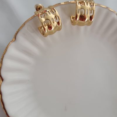 Aretes tipo miu miu